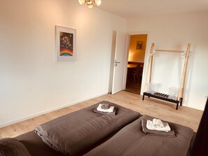 2 chambres, fer et planche à repasser, Wi-Fi gratuit, draps fournis