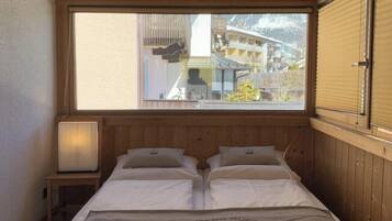 4 多间卧室、熨斗/熨衣板、免费 WiFi、床单