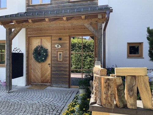 Appartement 'Ferienwohnung Max 3' avec vue sur les montagnes, terrasse privée et Wi-Fi