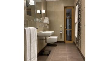 Ducha, secador de pelo, toallas