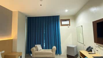 1 bedroom, individually furnished, desk, laptop workspace