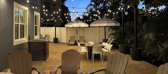 The Saltwater House - Space Coast townhouse only 1/2 a mile from the beach