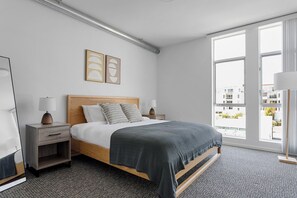 2 quartos, ferros/tábuas de passar roupa, Wi-Fi, roupa de cama