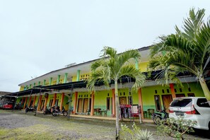 Front of property - Hotel O Anisah Adil Homestay SyariahNearsmart Kampung Desa Pakistaji (Banyuwangi)