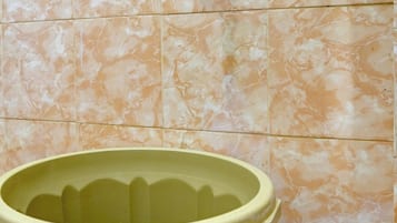 Double Room | Bathroom | Shower, towels