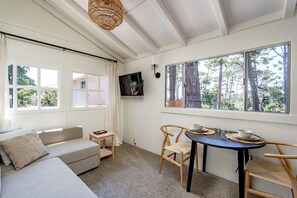 TV - Suite Spot - Carmel House - Carmel Hideway (Carmel)