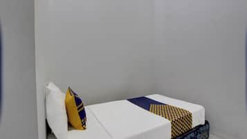 Kamar Single | Ruang kerja ramah laptop, Wi-Fi gratis, dan seprai linen