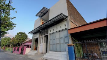 Mặt tiền nơi lưu trú