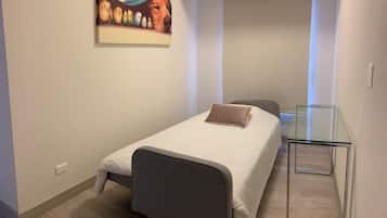 2 chambres, fer et planche à repasser, Wi-Fi gratuit, draps fournis