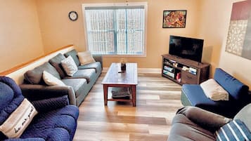 Smart TV, mesa de pingue-pongue