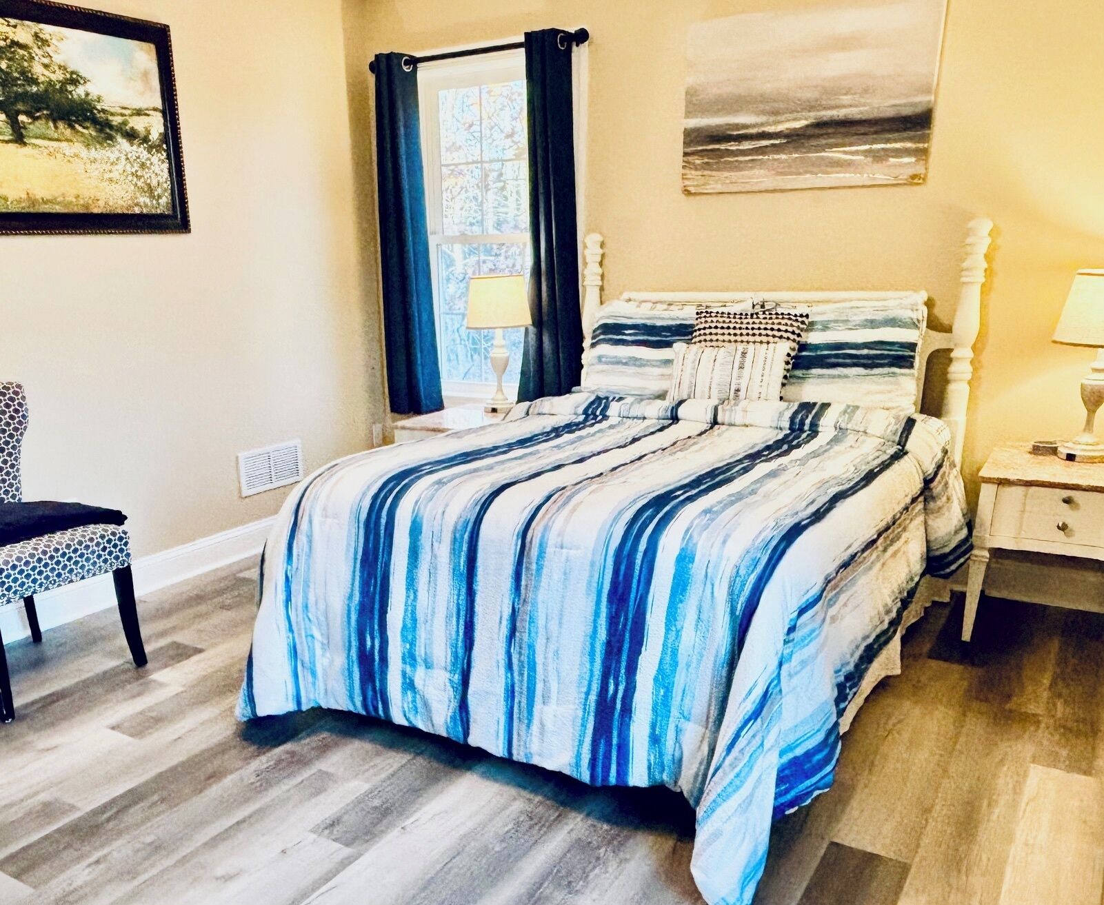 2 habitaciones, cuna de viaje, wifi gratis y ropa de cama 