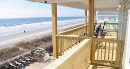 Oceanfront Pet Friendly Beach house by the Cherry Grove Pier