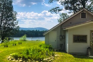 Exterior - Secluded, romantic cottage with stunning views of the Hudson River (Queensbury)