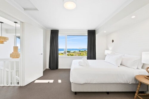 Luxury ocean front holidays, footsteps to beach