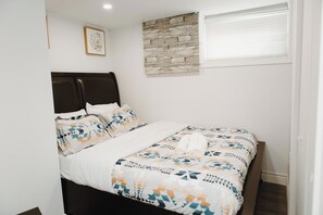 1 bedroom, desk, iron/ironing board, WiFi