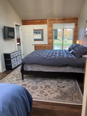 2 chambres, fer et planche à repasser, Wi-Fi gratuit, draps fournis