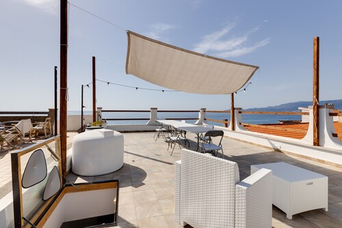 Holiday Home 'Casa Simo' with Sea View, Wi-Fi and Air Conditioning