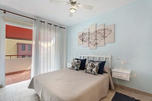 1 chambre, fer et planche à repasser, Wi-Fi gratuit, draps fournis