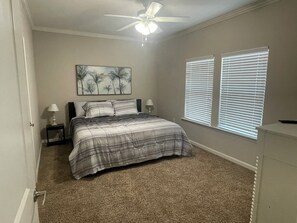 2 chambres, fer et planche à repasser, Wi-Fi, draps fournis