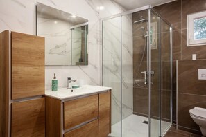 Een douche, een haardroger