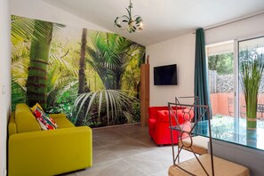 TV - Apartment "Les Salons du Bastier 3" with Shared Pool and Wi-Fi (Ginasservis)