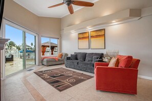 Smart-tv och eldstad