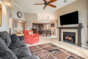 Smart-tv och eldstad