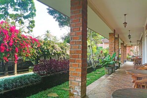 Lobby - Capital O 92836 Villa Kampoeng Katineung (Cipanas)