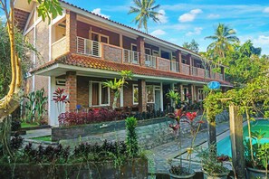 Front of property - Capital O 92836 Villa Kampoeng Katineung (Cipanas)