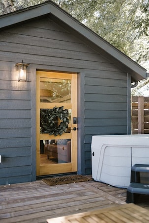 Exterior detail. Beautiful Getaway with Hot Tub