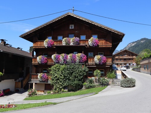 Bel appartement dans le style typiquement tyrolien