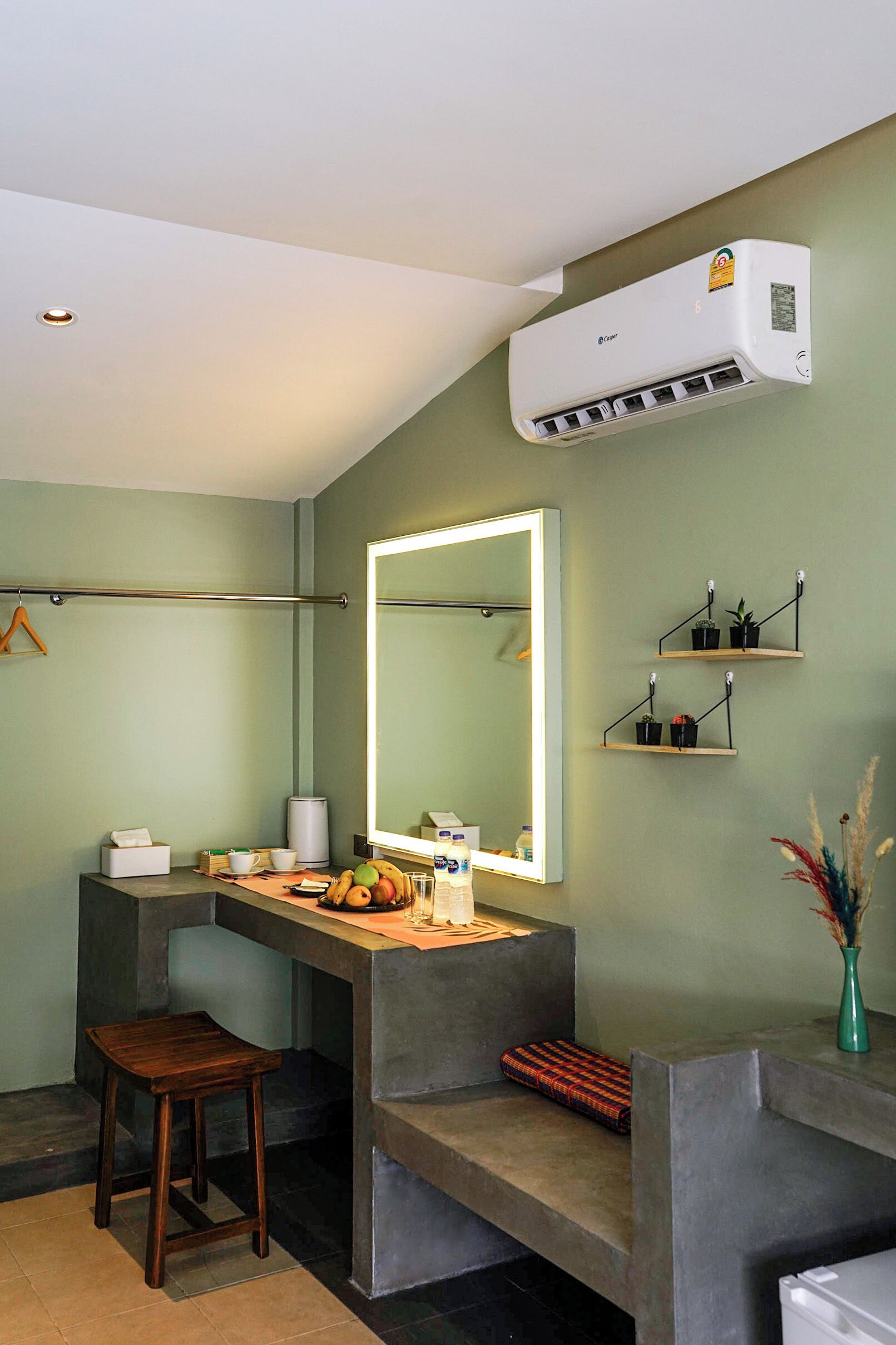 Minibar, wifi gratis y ropa de cama 