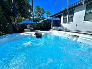 مغطس سبا خارجي