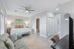 4 habitaciones, tabla de planchar con plancha, wifi y ropa de cama 