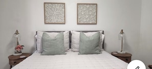 3 bedrooms, WiFi, bed sheets, wheelchair access