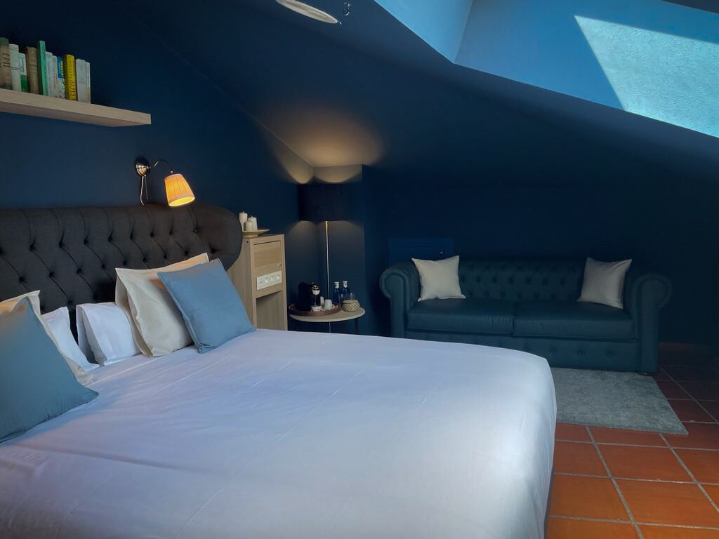 Royal Double Room | Free WiFi, bed sheets