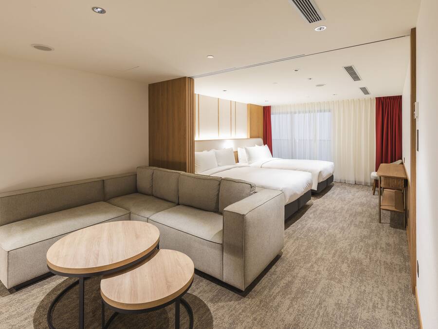 Grand Twin | Free minibar, in-room safe, individually decorated, desk