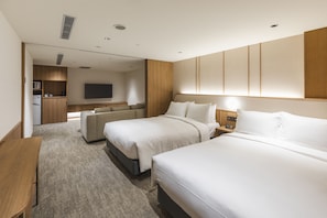 Free minibar, in-room safe, individually decorated, desk - Sotetsu Grand Fresa Taipei Ximen (Taipei)