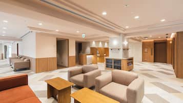 Coin salon dans le hall