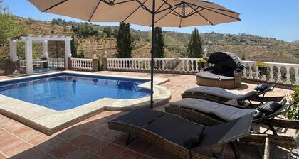 Villa with 3 bedrooms and 4 bathrooms and big private swimming pool