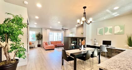 Riverside Retreat - Luxury Living steps from the Pool, Boise River & Greenbelt