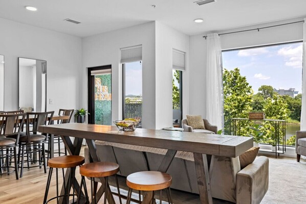 تناول الطعام