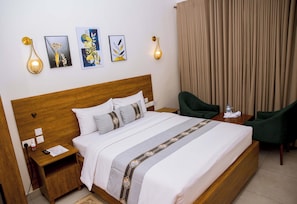 Standard Single Room | In-room safe, desk, iron/ironing board, free WiFi - Velvet Suites (Kigali)