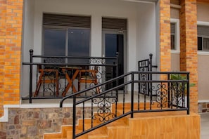 Standard Double Room | Balcony - Velvet Suites (Kigali)