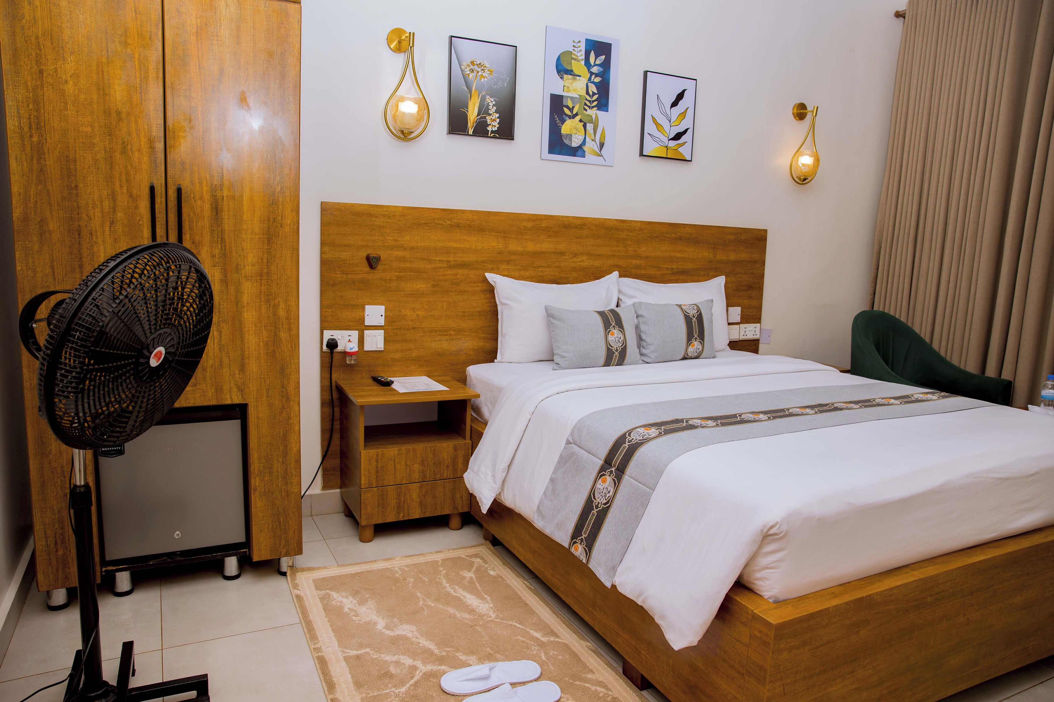 Bañera y ducha independientes, artículos de tocador gratuitos