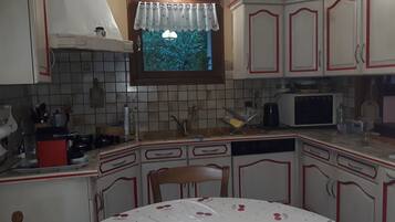 Réfrigérateur, micro-ondes, four, lave-vaisselle