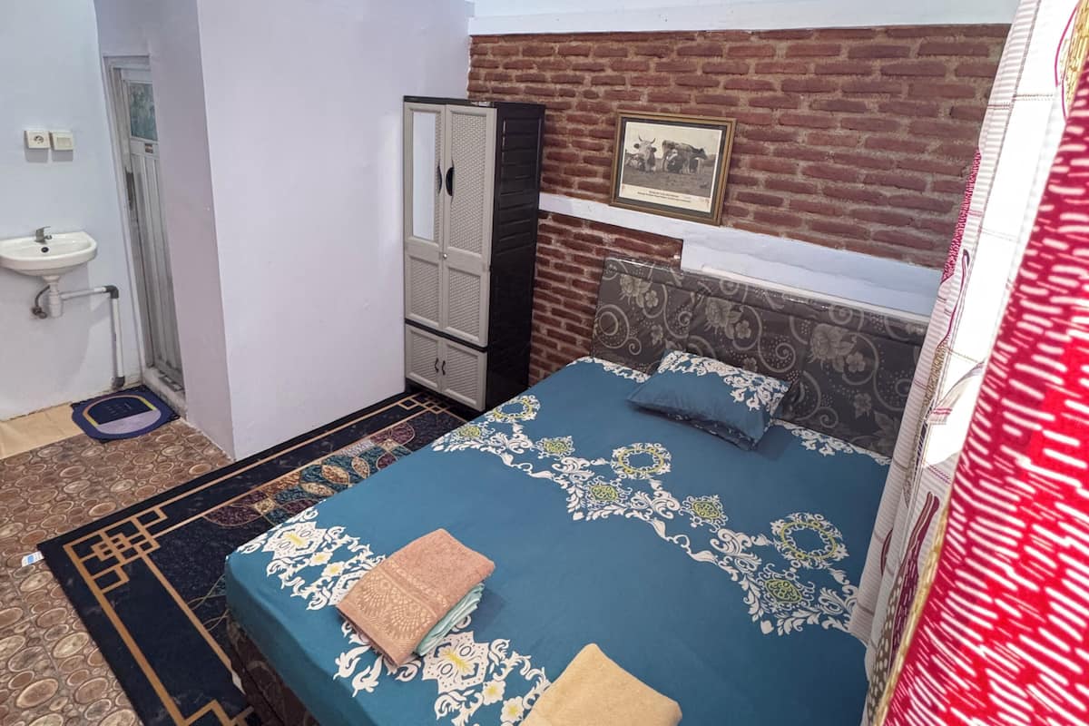 Economy Room | WiFi (free), bed sheets