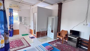 Standard Room | WiFi (free), bed sheets