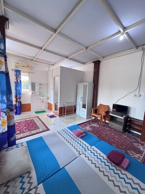 Standard Room | WiFi (free), bed sheets