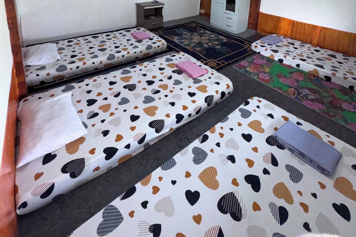Shared Dormitory | WiFi (free), bed sheets